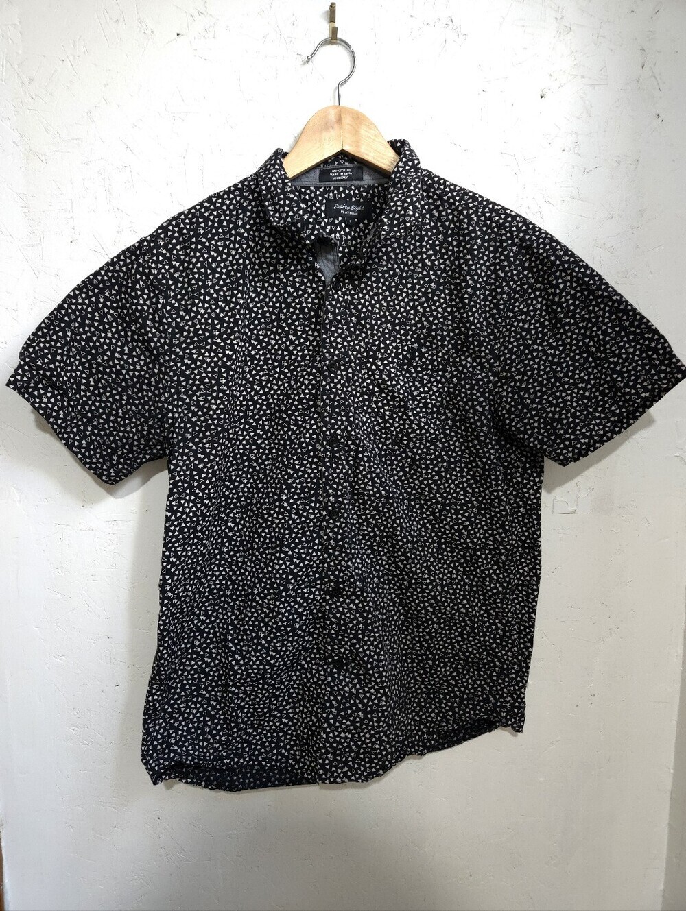 Eighty Eight Black Short-Sleeve Button-Down White Triangle Print 100% Cotton